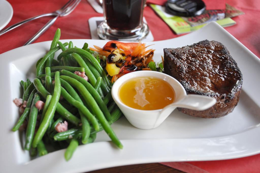 Steakhouse & Pension Crazy Horse ズール エクステリア 写真